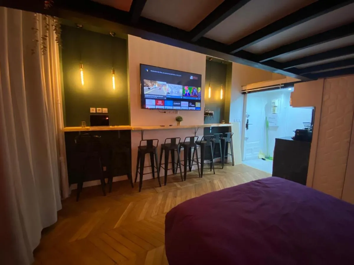 Aparthotel Beautiful Mini Loft Near Saint-Lazare Paryż