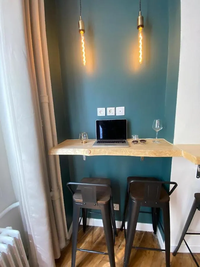 אפרטהוטל פריז Beautiful Mini Loft Near Saint-Lazare