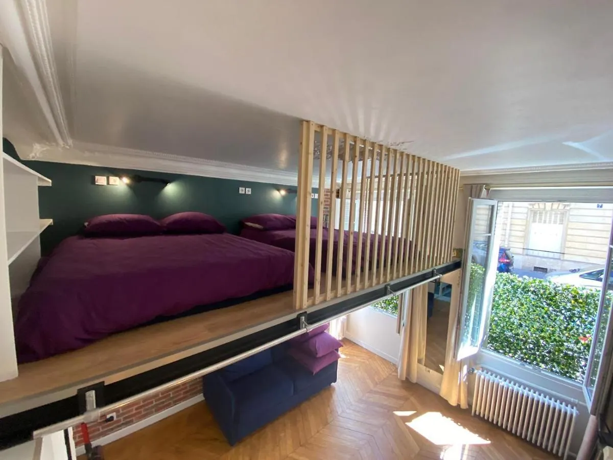 אפרטהוטל פריז Beautiful Mini Loft Near Saint-Lazare