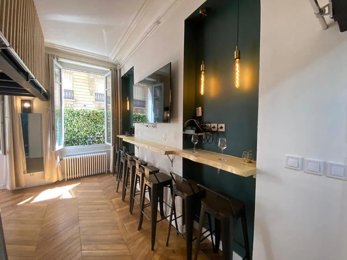 אפרטהוטל פריז Beautiful Mini Loft Near Saint-Lazare צרפת
